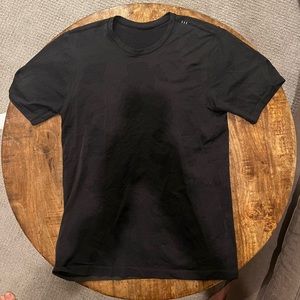 Lululemon Black Metal Vent Tech - M